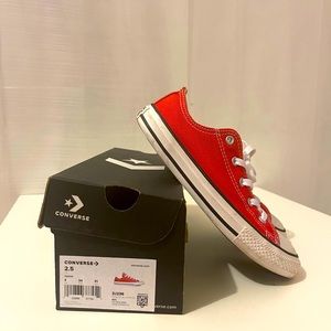 Used Red Lowtop Converse with Box Size 2.5